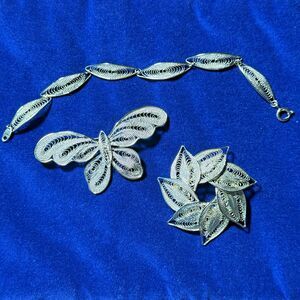 Lot of 3 Filigree Jewelry Pieces – Trifari Bracelet + 2 Brooches – Gold Tone VTG